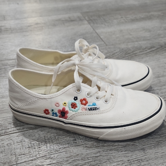 Vans Shoes - Vans White Flats with Floral Design